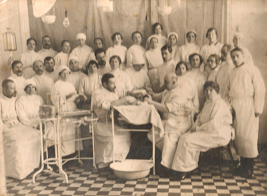 Работники Гжатской районной больницы. 1925 год.